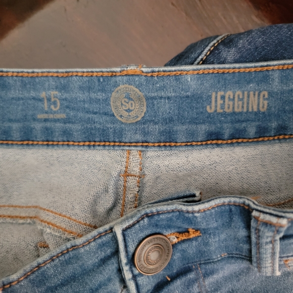 Women's SO Jeggings. EUC. Size 15 - Picture 2 of 16